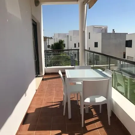 En Complejo Residencial Con Piscina