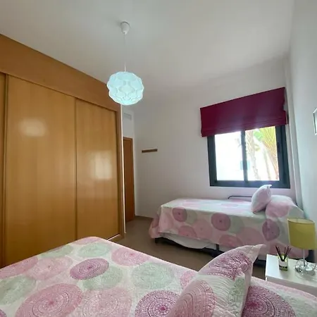 En Complejo Residencial Con Piscina Apartment *
